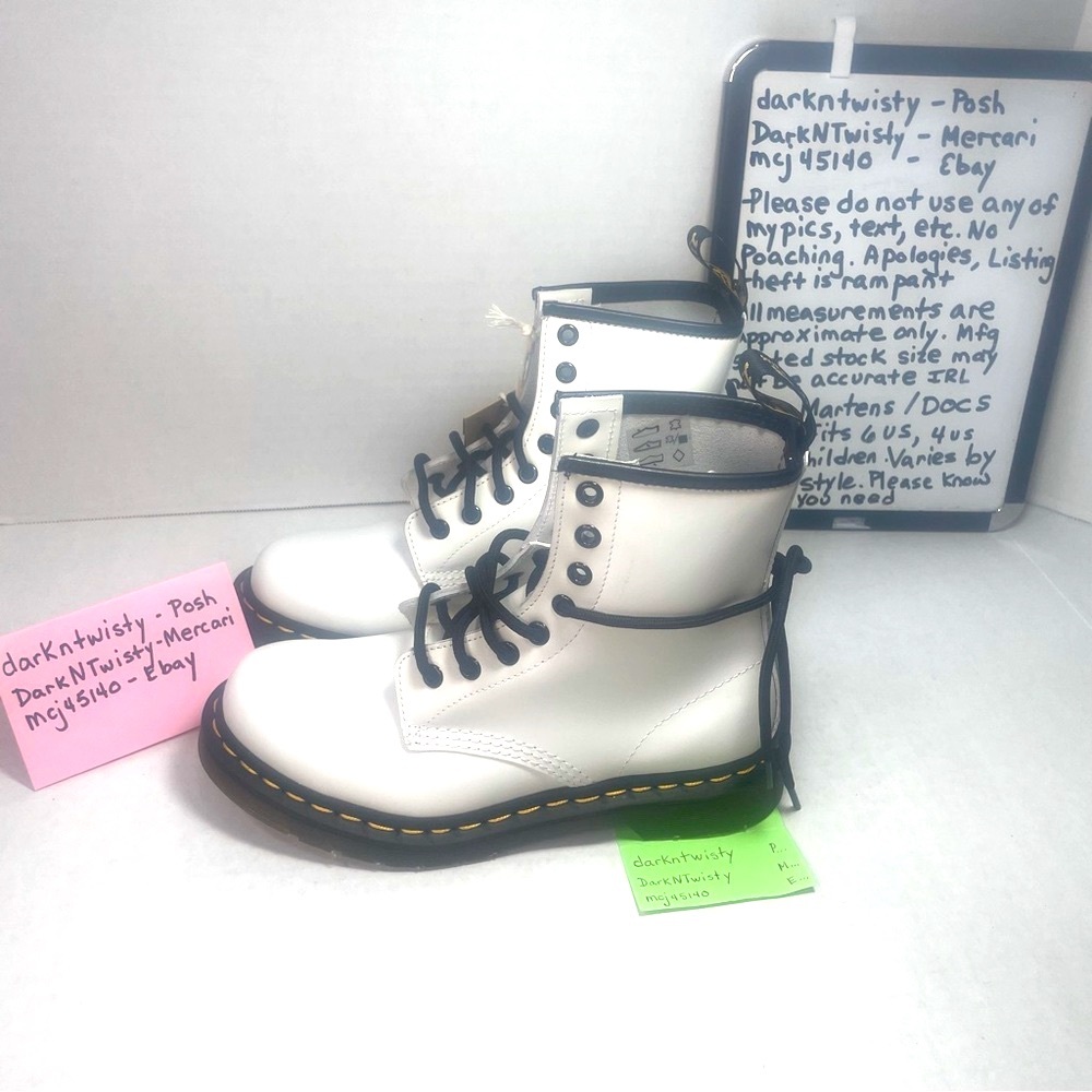 BNWOB WHITE DR MARTENS 8 EYE LACE UP 4 UK ON AVG = 6 US